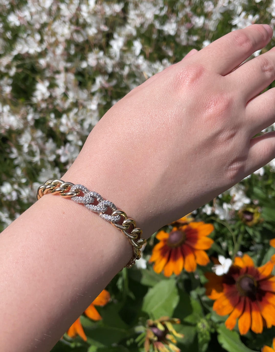 Gold Bracelet With Zircons